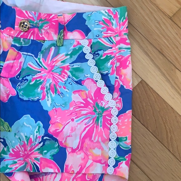 Super cute Lilly Pulitzer shorts!! - Picture 3 of 4